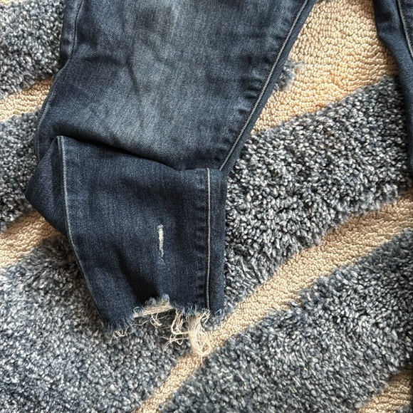 Gently used women’s EUNINA distressed crop jeans - Picture 2 of 5